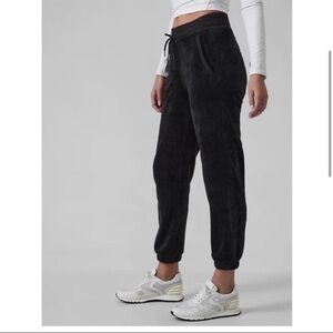 Athleta Cozy Karma Recover Black Sweatpants Size Small